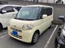 2011 Daihatsu Tanto