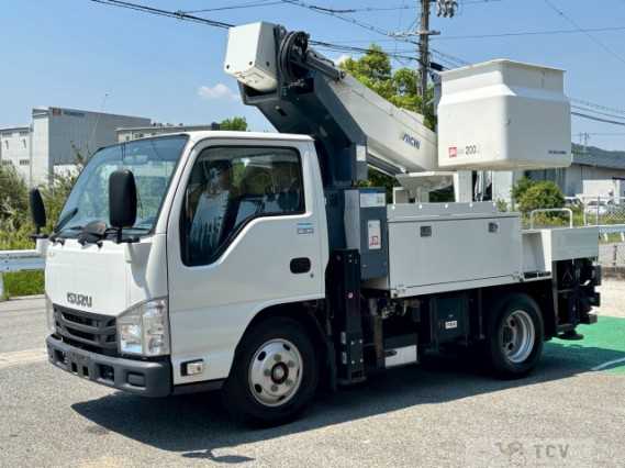 2020 Isuzu Elf Truck
