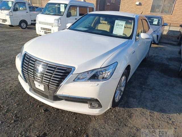 2014 Toyota Crown Hybrid
