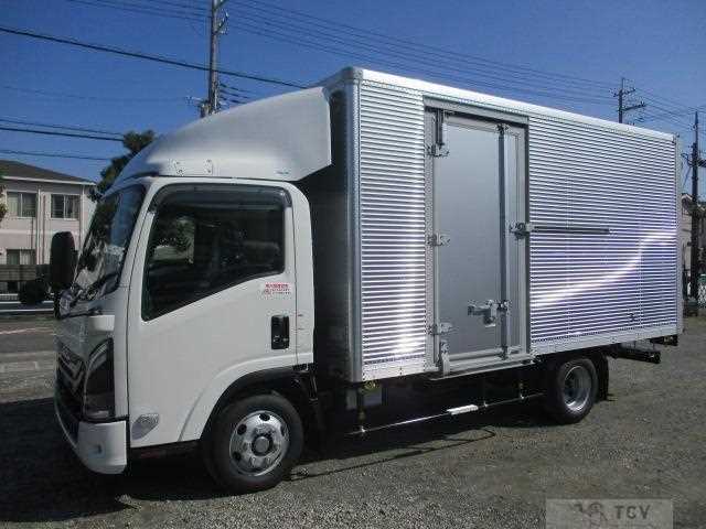 2025 Isuzu Elf Truck