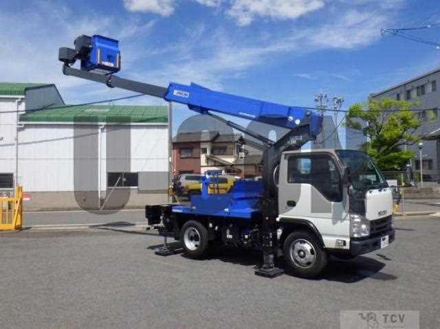 2020 Isuzu Elf Truck