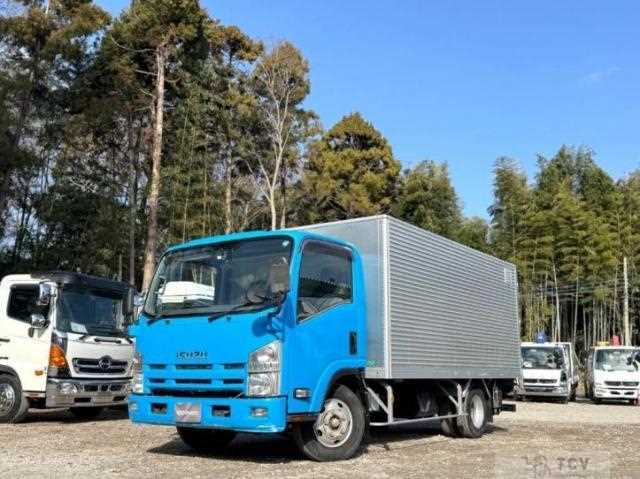 2013 Isuzu Elf Truck