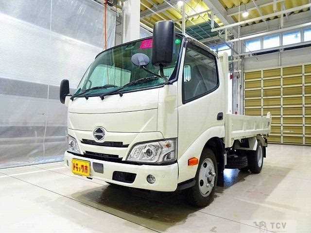 2025 Hino Dutro