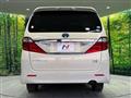 2013 Toyota Alphard Hybrid