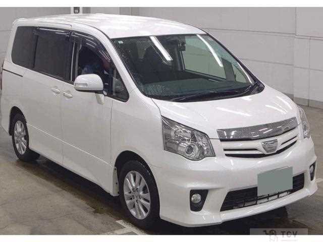 2013 Toyota Noah