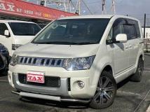 2011 Mitsubishi Delica D5
