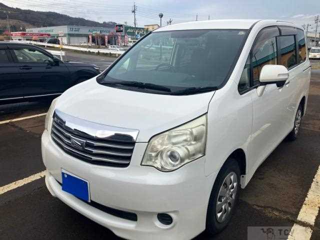 2012 Toyota Noah