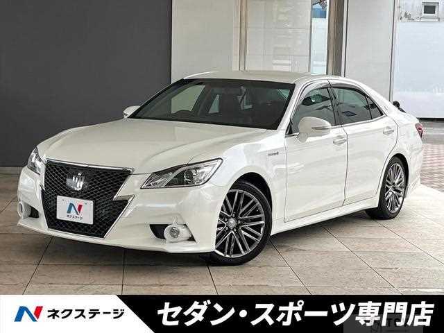 2013 Toyota Crown Hybrid
