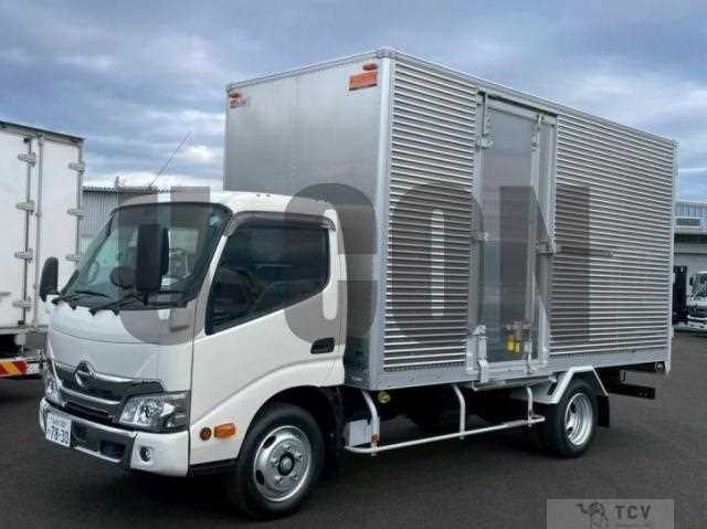 2025 Hino Dutro