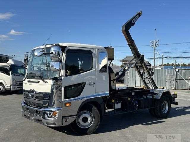 2023 Hino Dutro