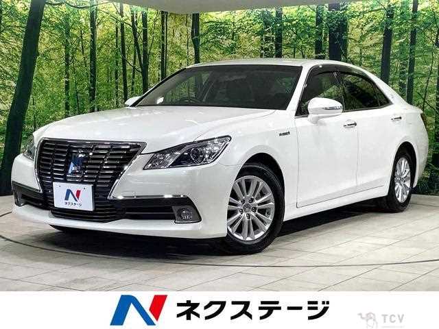 2013 Toyota Crown Hybrid