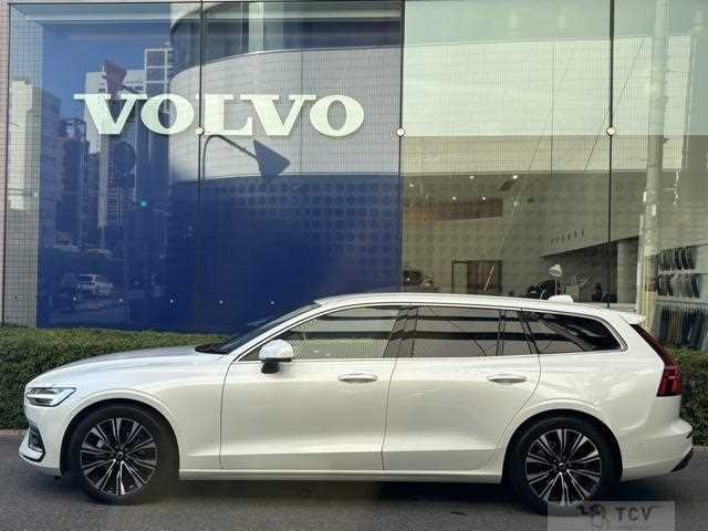 2025 Volvo V60
