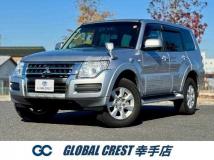 2016 Mitsubishi Pajero