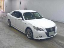 2013 Toyota Crown Hybrid