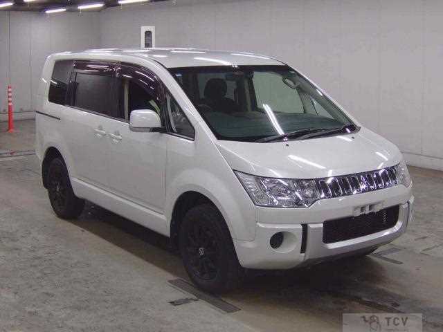 2017 Mitsubishi Delica D5