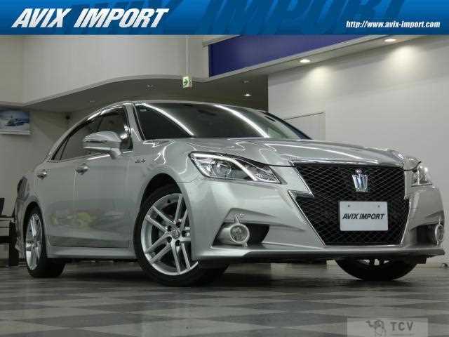 2013 Toyota Crown Hybrid