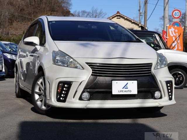 2013 Toyota PRIUS α