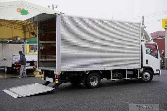 2012 Isuzu Elf Truck