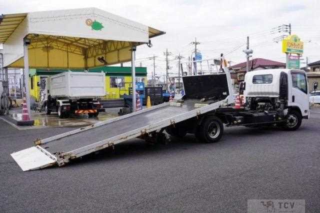 2013 Isuzu Elf Truck