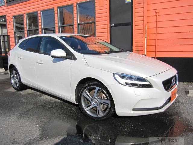 2017 Volvo V40