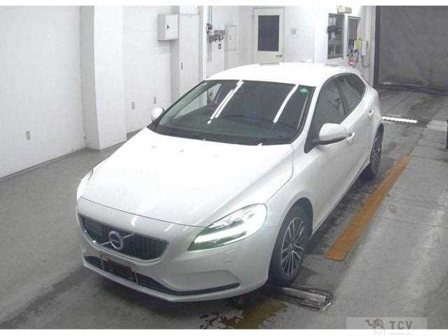 2019 Volvo V40