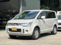 2015 Mitsubishi Delica D5