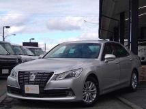 2013 Toyota Crown Hybrid