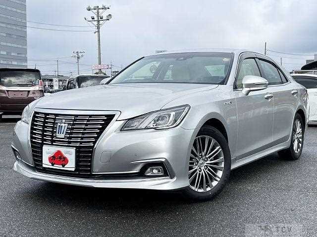 2016 Toyota Crown Hybrid