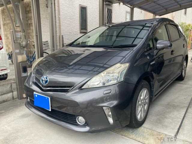 2013 Toyota PRIUS α