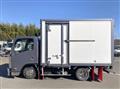 2013 Isuzu Elf Truck