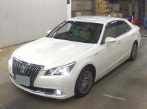 2015 Toyota Crown Majesta