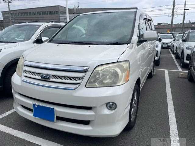 2006 Toyota Noah