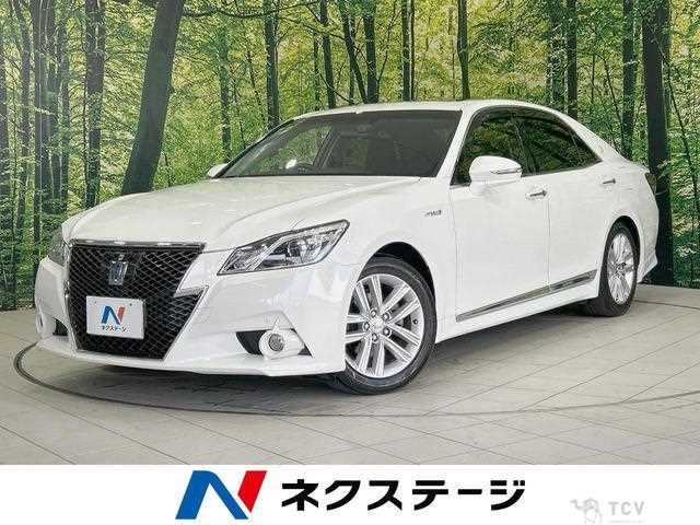2013 Toyota Crown Hybrid