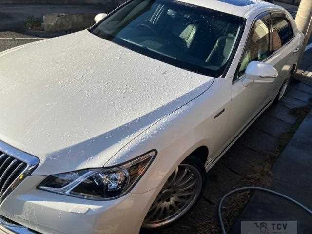 2015 Toyota Crown Majesta