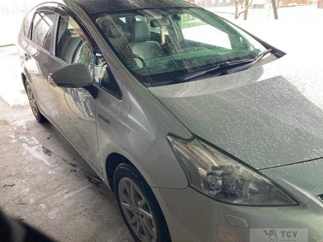 2013 Toyota PRIUS α