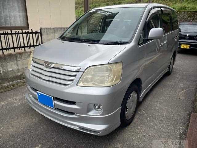 2003 Toyota Noah