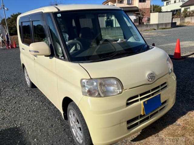 2011 Daihatsu Tanto