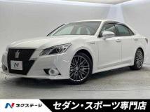 2013 Toyota Crown Hybrid
