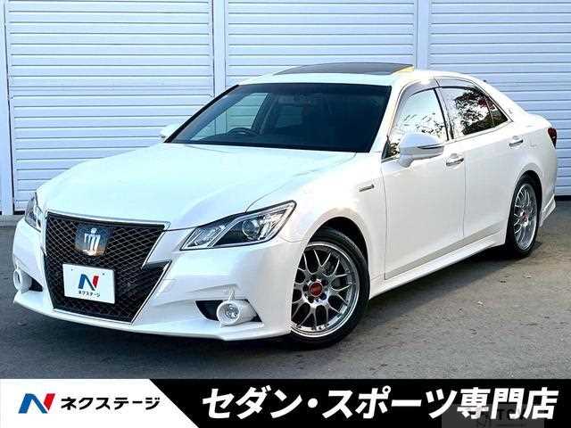 2013 Toyota Crown Hybrid