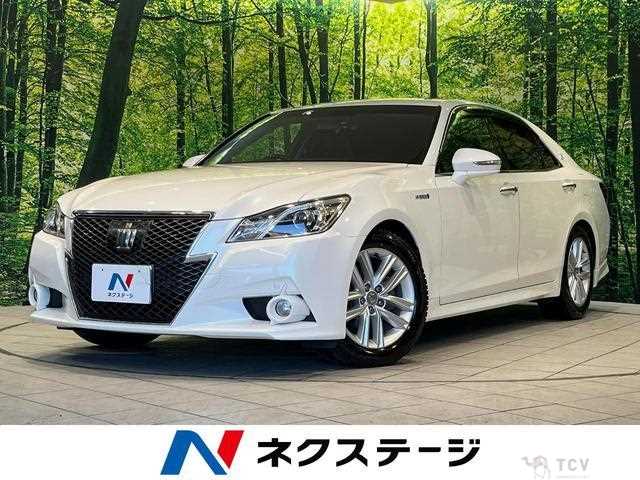 2014 Toyota Crown Hybrid