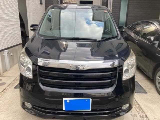 2010 Toyota Noah