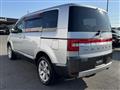2009 Mitsubishi Delica D5