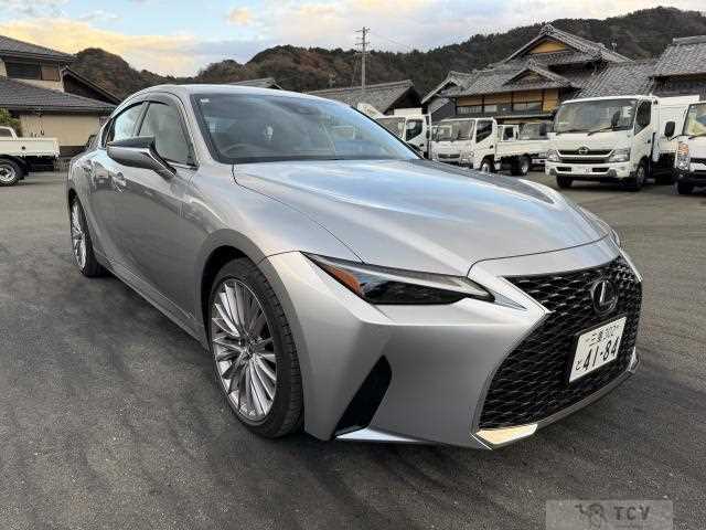 2024 Lexus IS