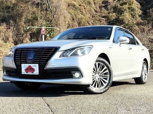 2015 Toyota Crown Hybrid