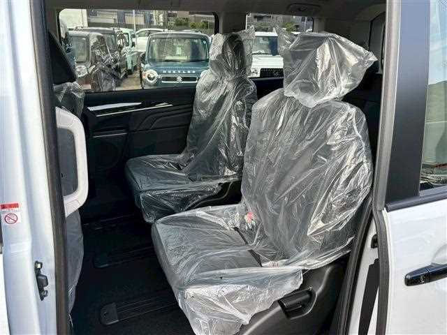 Mitsubishi Delica D5 2025 — фото 5 купить в Москве
