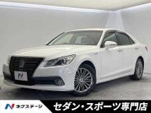 2013 Toyota Crown Hybrid