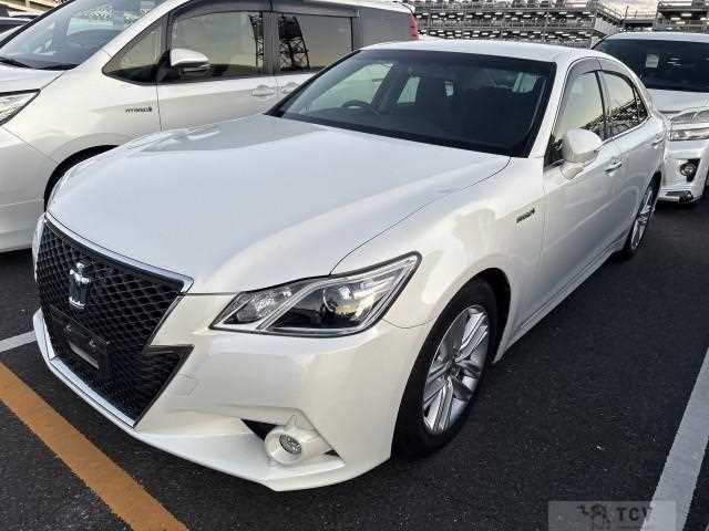 2013 Toyota Crown Hybrid