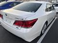 2013 Toyota Crown Hybrid