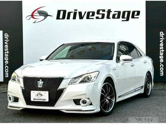 2013 Toyota Crown Hybrid
