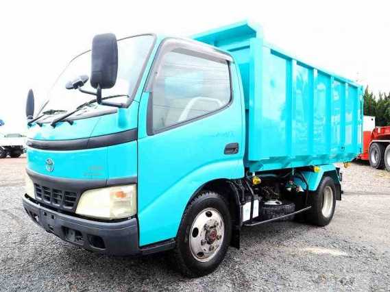 2004 Toyota Dyna Truck